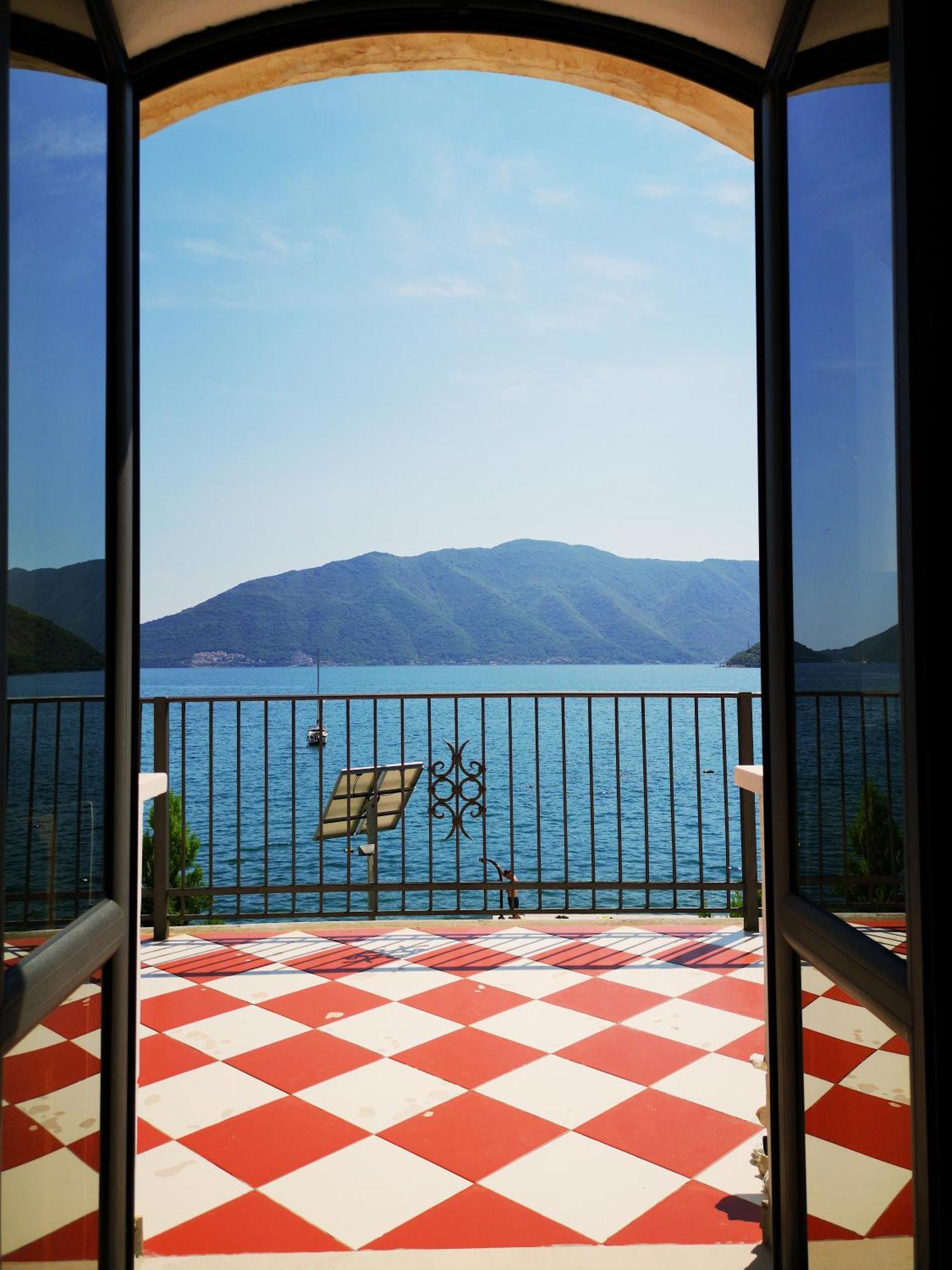 Villa Teuta Risan Exteriör bild